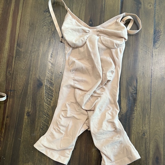 SKIMS Intimates & Sleepwear Skims By Kim Kardashian Sculpting